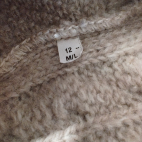 Inis Crafts Merino Wool Cable Knit Tan Poncho Shawl - Picture 9 of 14